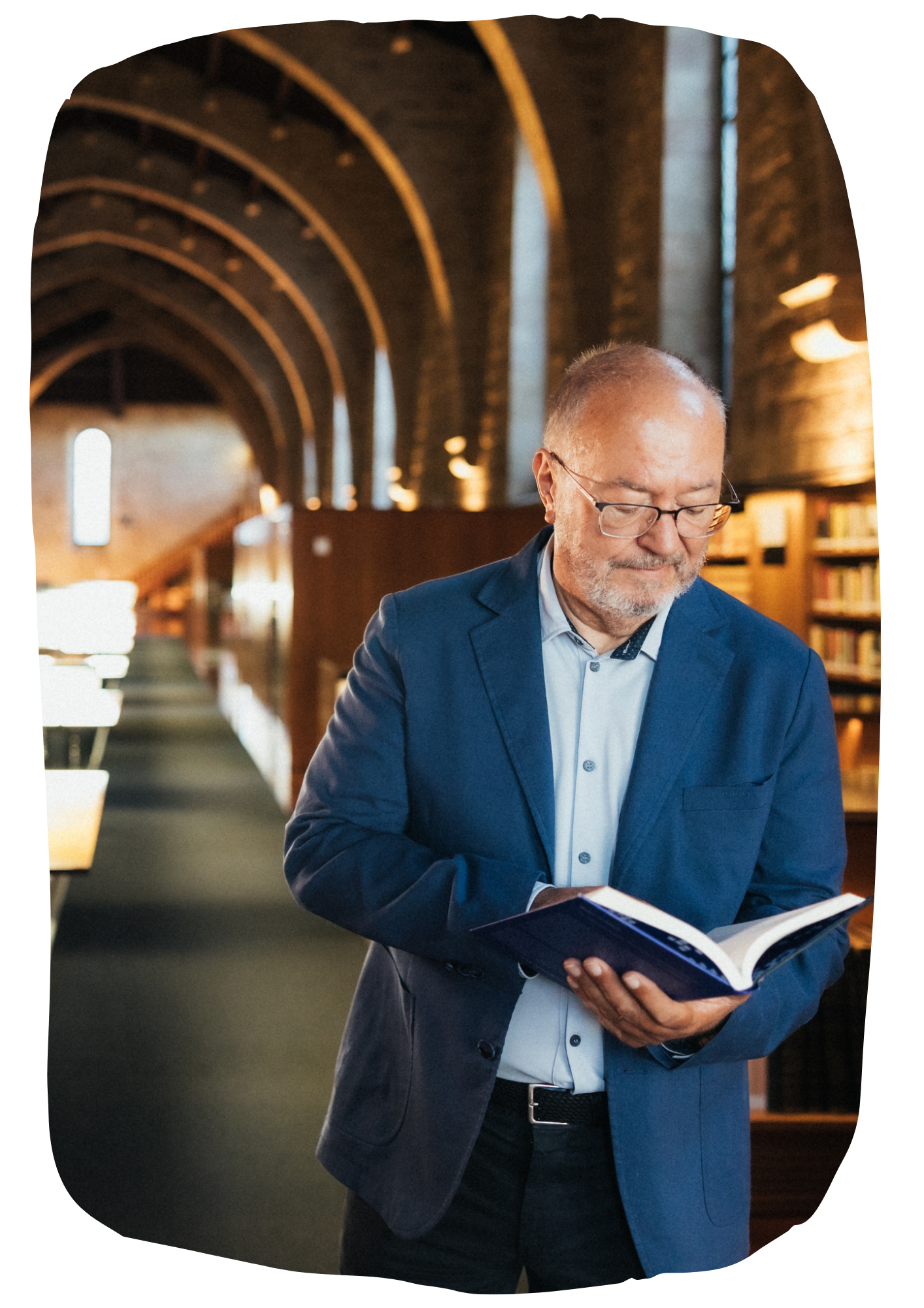 Enric Corbera en un espacio de lectura